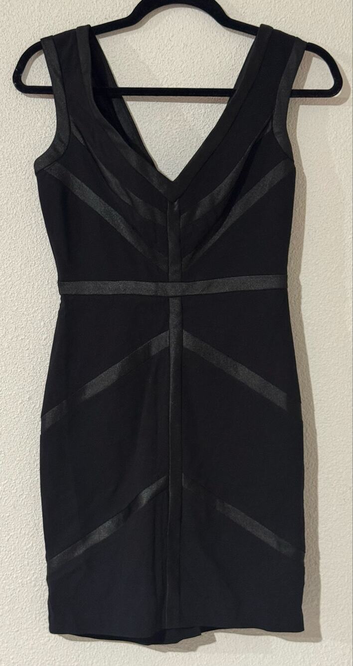XOXO Sleek Geometric Paneling V-Neck Little Black Dress Size 1/2